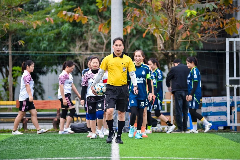 张伟丽卫冕战前地面防摔升级与对手风格深度解析